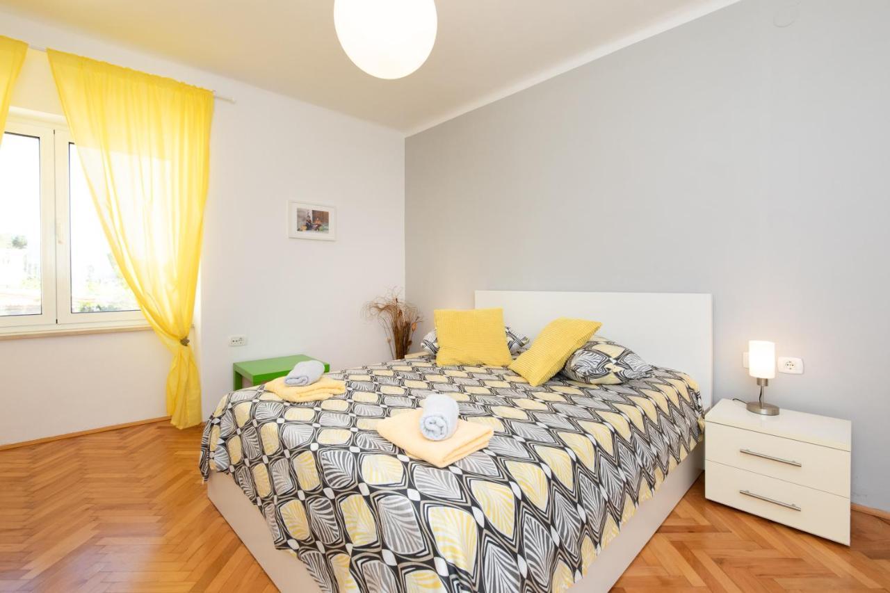 Apartment Portapisana Just 50M From The Beach Krk Town Eksteriør bilde