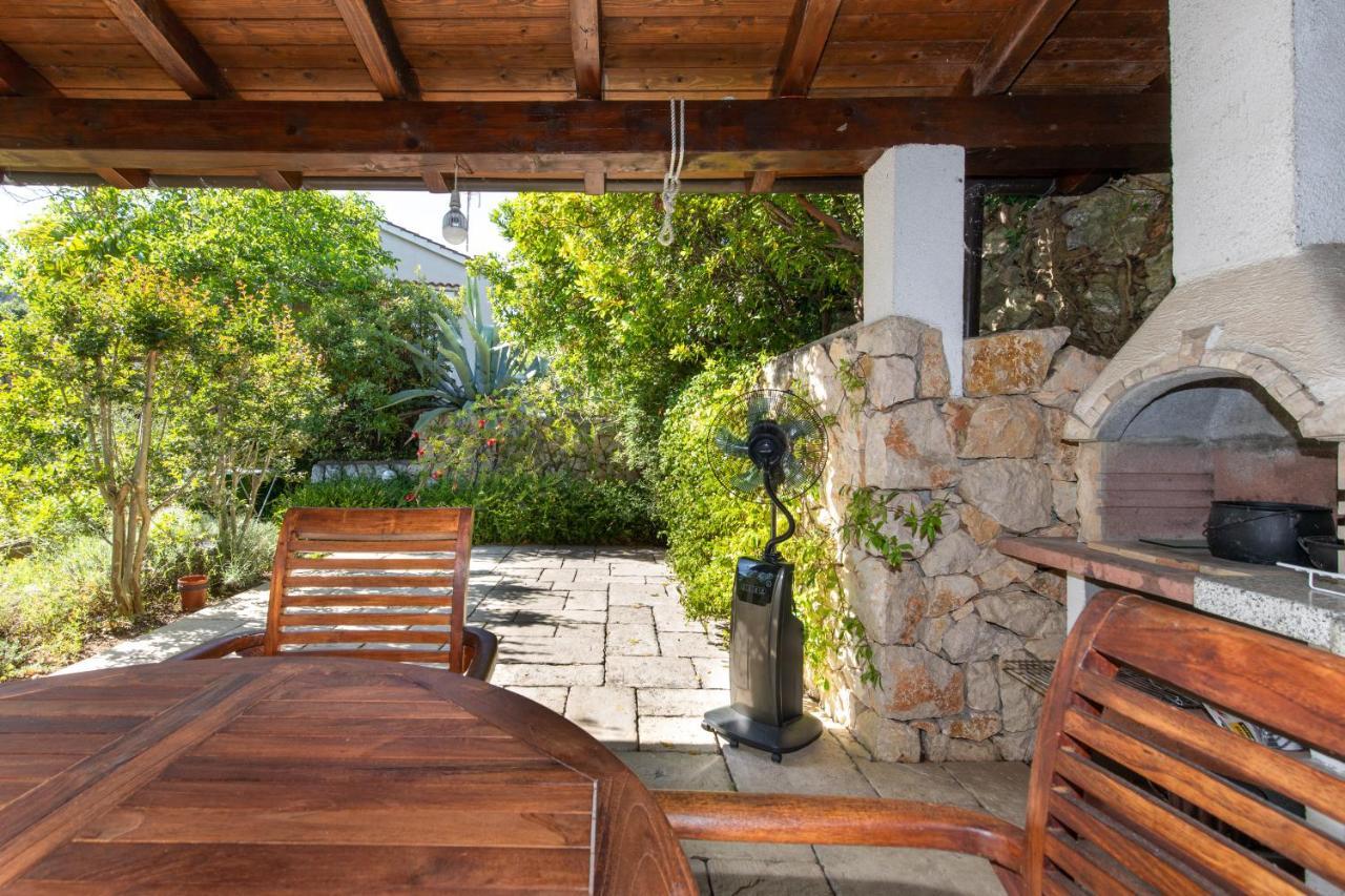 Apartment Portapisana Just 50M From The Beach Krk Town Eksteriør bilde