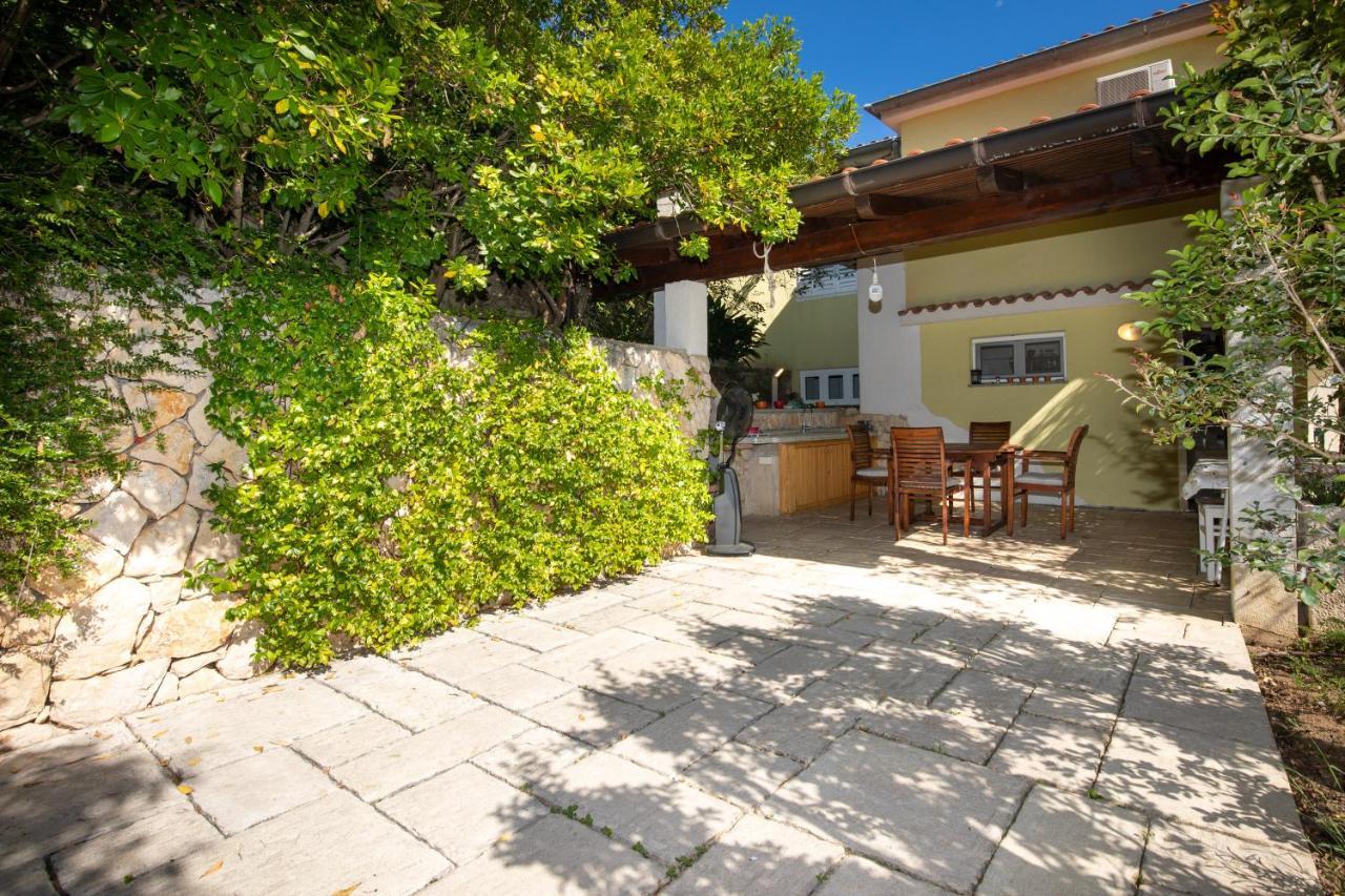 Apartment Portapisana Just 50M From The Beach Krk Town Eksteriør bilde