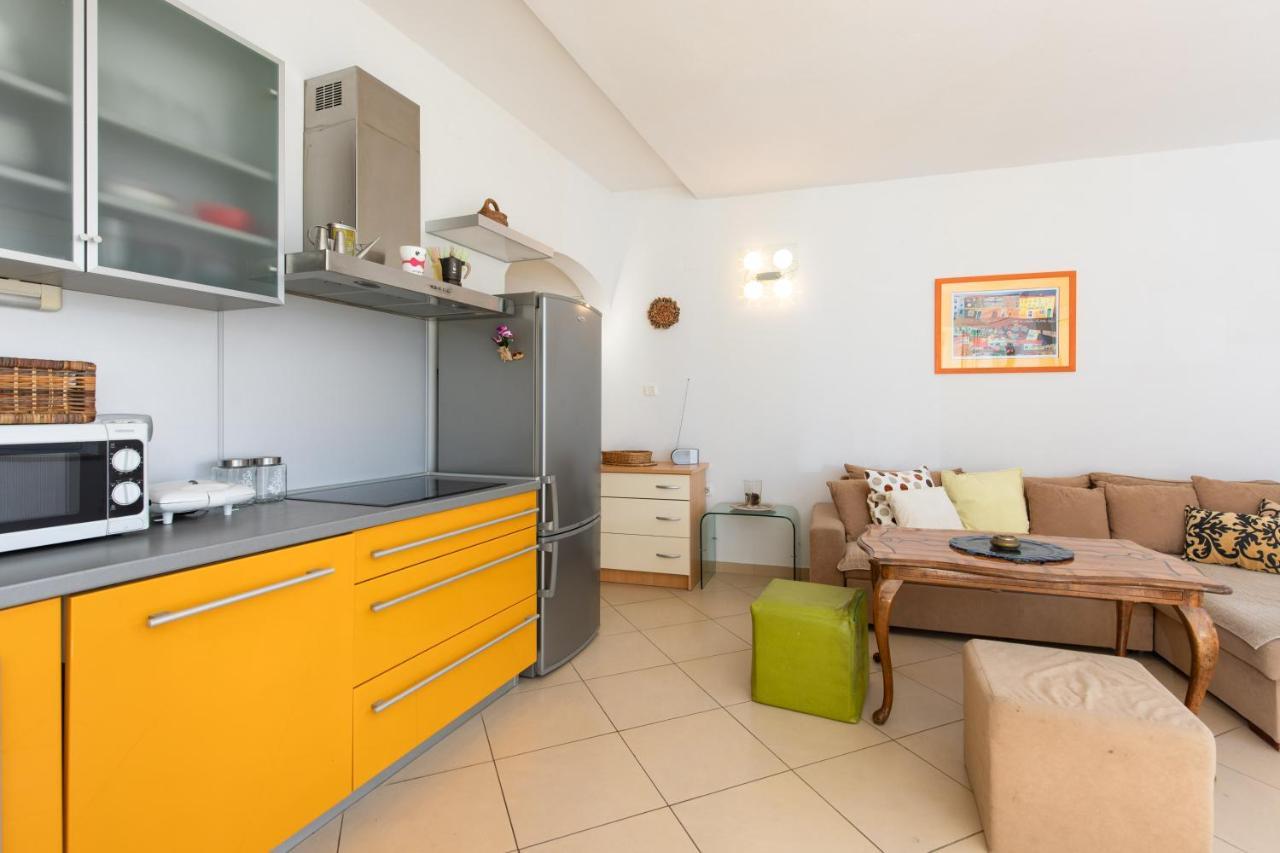 Apartment Portapisana Just 50M From The Beach Krk Town Eksteriør bilde