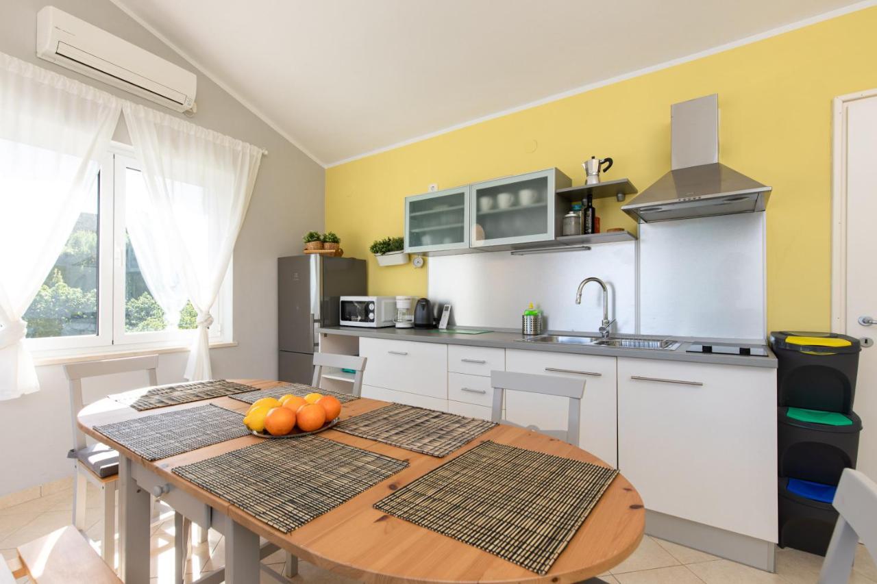 Apartment Portapisana Just 50M From The Beach Krk Town Eksteriør bilde