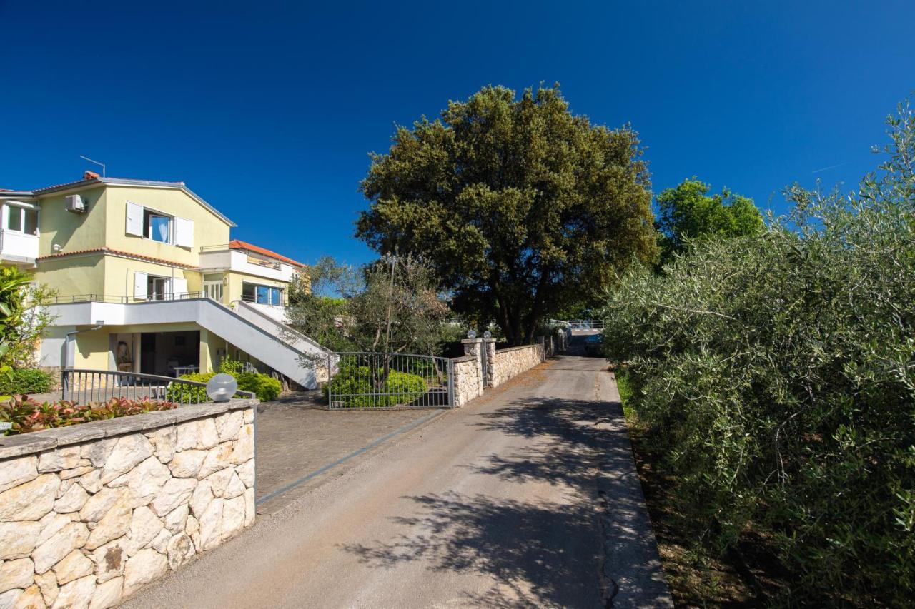 Apartment Portapisana Just 50M From The Beach Krk Town Eksteriør bilde