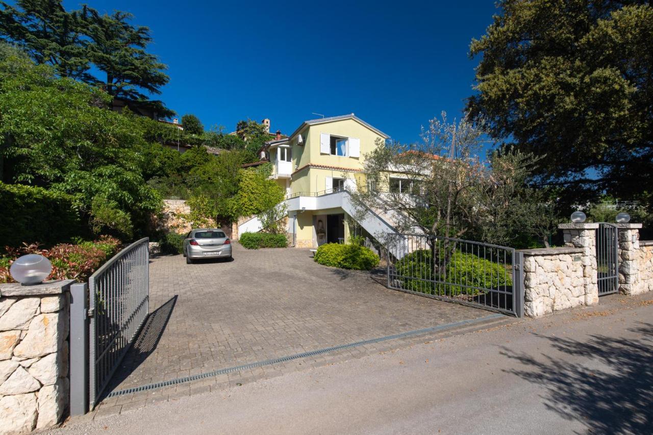 Apartment Portapisana Just 50M From The Beach Krk Town Eksteriør bilde