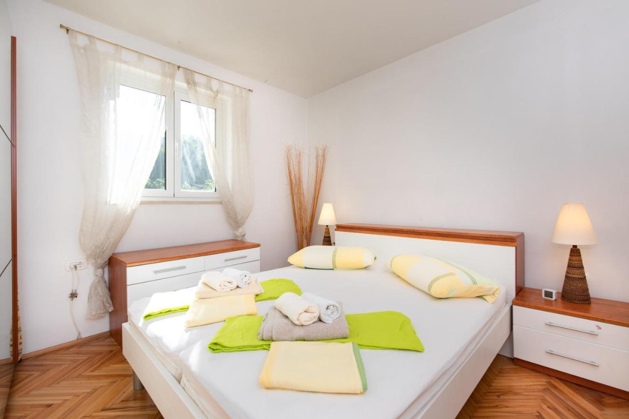 Apartment Portapisana Just 50M From The Beach Krk Town Eksteriør bilde