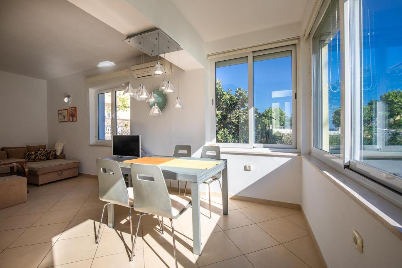 Apartment Portapisana Just 50M From The Beach Krk Town Eksteriør bilde