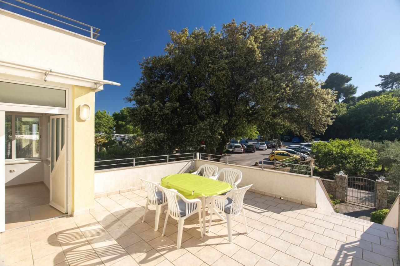 Apartment Portapisana Just 50M From The Beach Krk Town Eksteriør bilde